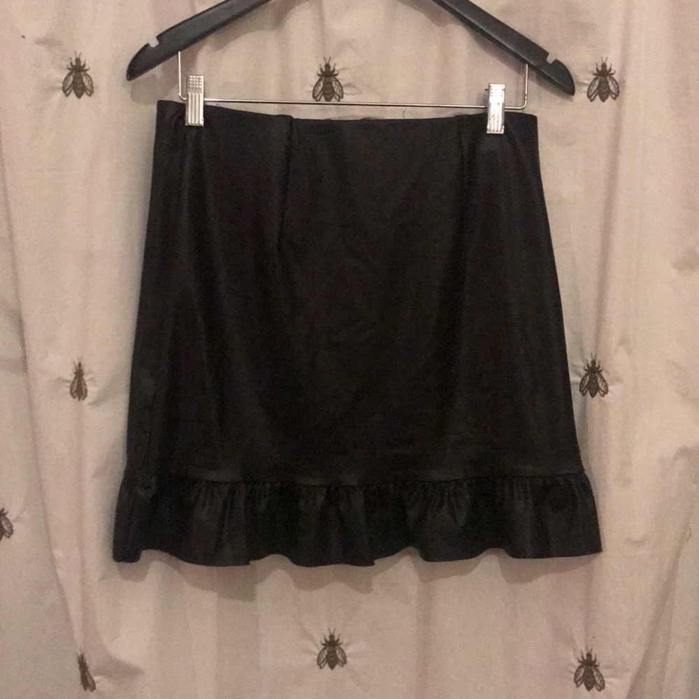 💋Faux Leather Ruffle Hem Mini💋 - Picture 7 of 8